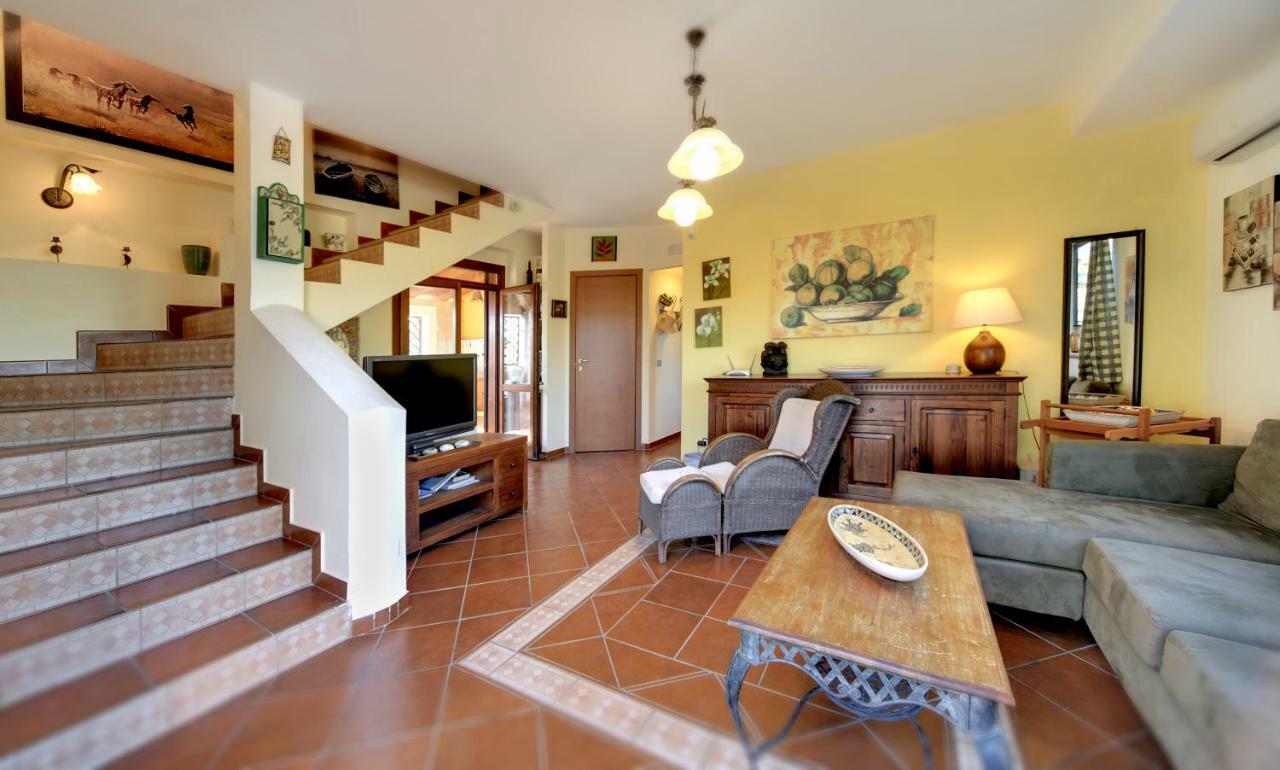 מרינה די רגוזה Villa Dell'Ulivo מראה חיצוני תמונה